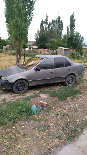 Suzuki: Suzuki Swift: 1993 г., 1.6 л, Механика, Бензин, Седан