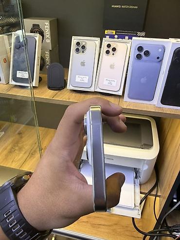 aiphone 14: IPhone 16 Pro, 256 ГБ, белый/светло‑серый цвет. На стикере указана — 3