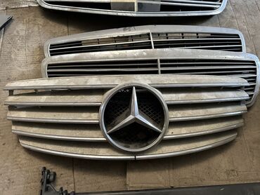 Решетки, облицовки: Решетка радиатора Mercedes-Benz 2003 г., Б/у, Оригинал, Япония