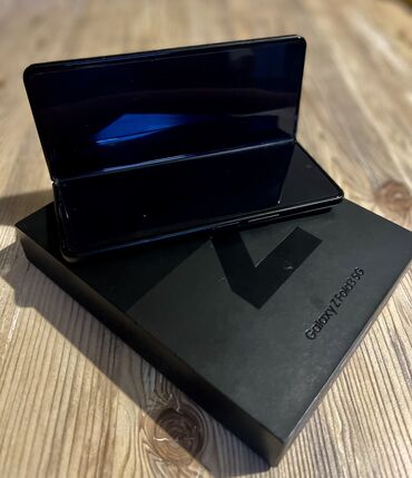 scotish fold: Samsung Galaxy Z Fold 3 | 256 GB | rəng - Qara | İki sim kartlı
