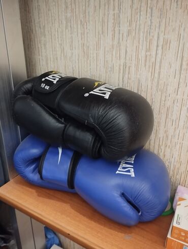 очки для плавания бишкек цена: Продаю боксёрские перчатки Everlast черный 10-oz 2500 синий 12-oz