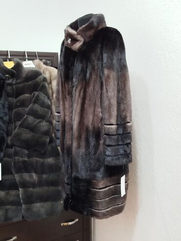 Шубы: Шуба, Норка, По колено, Италия, L — 4