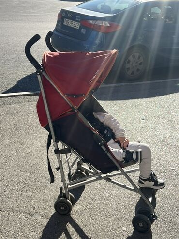 uwaq sirqalari: Коляска трость, Maclaren