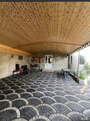 daş karxanası: 5 Sot torpaqla. 2 mertebe ev. masurta. 200. Metr məsafə var. yolu — 1