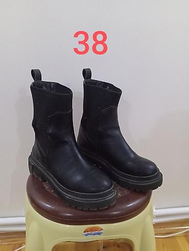 Личные вещи: Qadın üçün qara bot - Ölçü: 38 (şəkildə göstərilib) - Rəng: qara - — 1