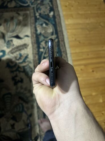 Apple iPhone: IPhone 7, Qara, Barmaq izi — 4