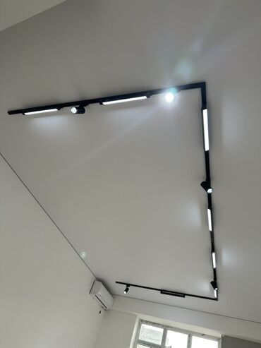 Натяжной потолок: Натяжной потолок с ярким и детализированным изображением цветов — 5