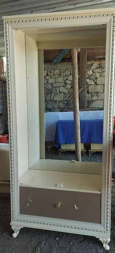 acıq dolab: Guzgulu 2 eded servantdir cutu 100 manat real alicilar elaqe saxlasin — 1