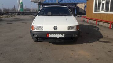 деревяный руль: Volkswagen Passat: 1988 г., 1.6 л, Механика, Бензин, Седан