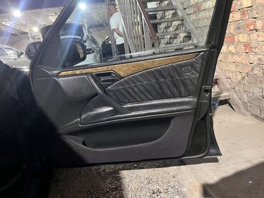 Mercedes-Benz: Mercedes-Benz E-Class: 2003 г., Седан — 7