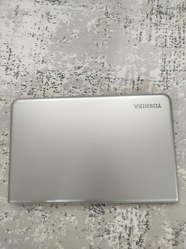 notebuk: Toshiba Satellite noutbuku - Ekran: 15.6" (parlaq panel), üst hissədə — 5