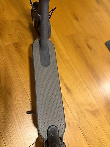 cena gitare: Oglas za prodaju Xiaomi Mi Electric Scooter Essential – crni (model — 4