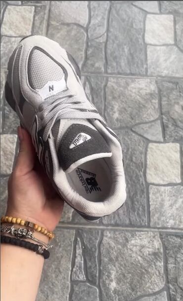 Patike: New Balance 9060 patike

Novo
Brojevi 36 do 40

fb Moja Kupovina 1 — 15