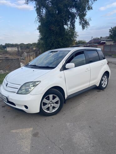 Toyota: Toyota ist: 2003 г., 1.3 л, Автомат, Бензин, Хэтчбэк