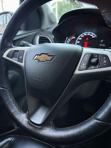 Chevrolet: Chevrolet Spark: 2018 г., 1 л, Вариатор, Бензин, Хэтчбэк — 19