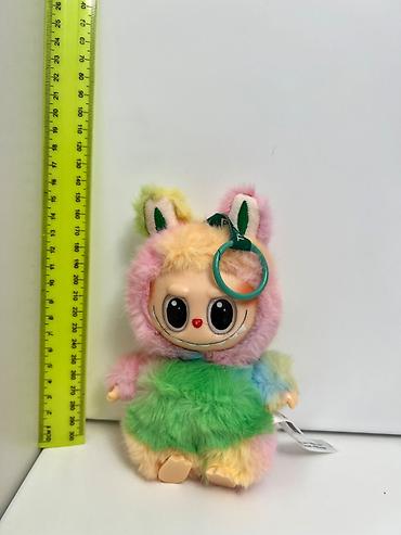 Yumşaq oyuncaqlar: Labubu kolleksiyası: 22 ədəd adi boy labubu 1 ədəd orta boy labubu 1 — 10