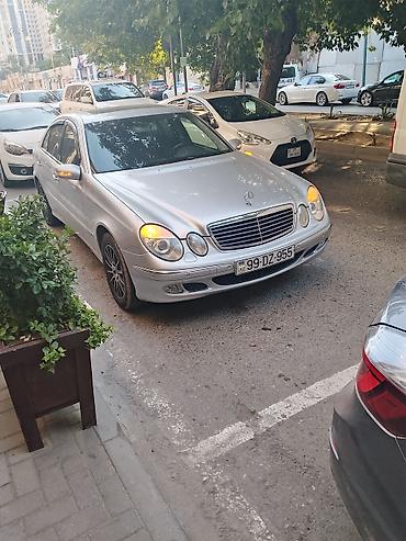 Mercedes-Benz E-Class sedan (W211), gümüşü rəng. - Kuzov: 4 qapılı