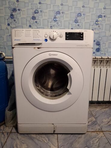 мастера по ремонту стиральных машин ош: Стиральная машина Indesit, Б/у, Автомат, До 6 кг, Компактная