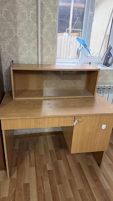 мака прес: Компьютерный стол, Б/у, С полками — 1