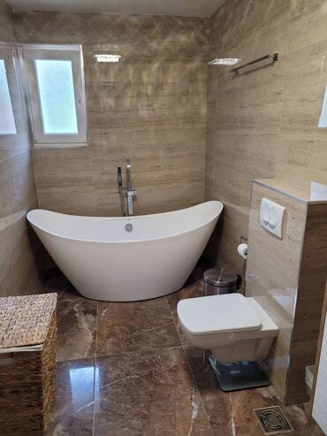 Kuće na prodaju: 150 kv. m, 5 soba — 8