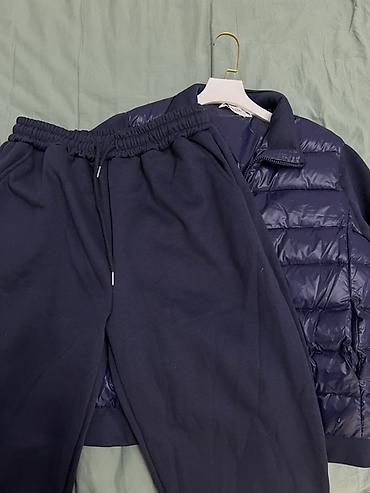 Спортивные костюмы: Женская двойка moncler в темно-синем цвете. Размер стандарт, совсем — 3