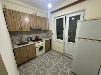 Uzunmüddətli kirayə mənzillər: Yeni yasamalda 9/6 mertebesinde 1 otaqli ev 500 azn ev oğlanarada — 4