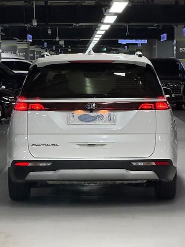 Kia: Kia Carnival: 2022 г., Минивэн — 9