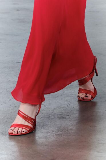 Basanoşka və səndəllər: Zara, Ölçü: 37, rəng - Qırmızı, Yeni lalafo.az -da Basanoşka və səndəllər: Zara, Ölçü: 37, rəng - Qırmızı, Yeni