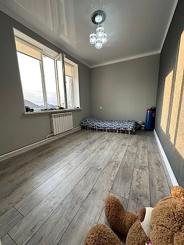 Продажа коттеджей и домов: 7 комнат, 180 м², 4 соток, Бишкек, Ак-Ордо 2 ж/м Риэлтор — 25