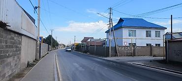 рабочий городок дом: Продаётся двухэтажный жилой дом с синим металлочерепичным дахом — 1