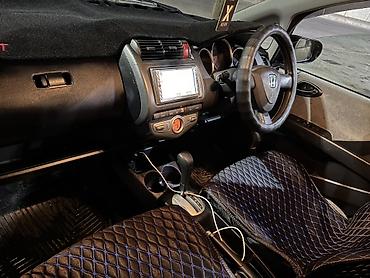гранат хонда: Honda Fit: 2005 г., 1.3 л, Хэтчбэк — 5