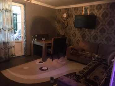 Köhnə tikili: Qazax Rayonu Bazarstor ilə üz bə üz bina 3 otaqlı mənzil kirayə — 5