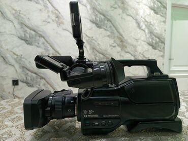 Videokameralar: Sony Hd 2000 kamera satılır üstündə prejektor orginal adapturuda