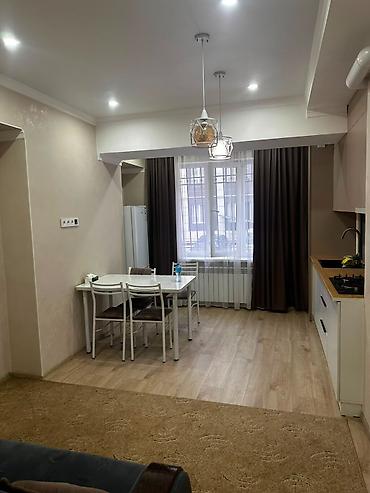 1: 1 комната, 42 м², 1 этаж — 7