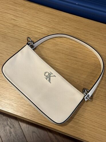 Əl çantası, Calvin Klein, İşlənmiş