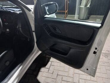 Mazda: Mazda Tribute: 2003 г., 2 л, Автомат, Бензин, Кроссовер — 10