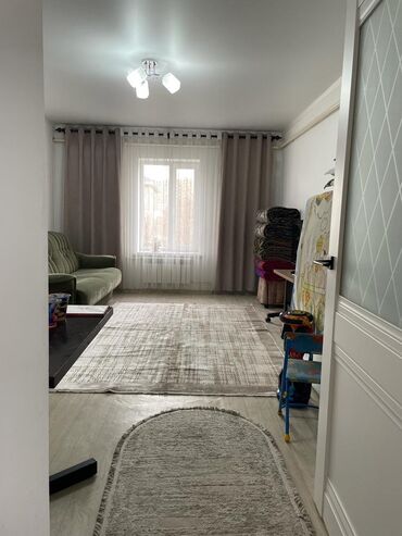 ахунбаева достоевского: 1 комната, 28 м², 2 этаж