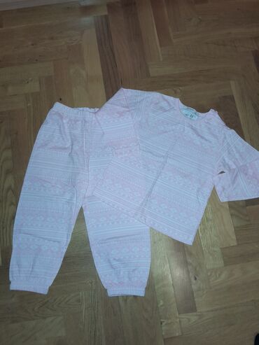 vesna papuce: Pajamas set, 98