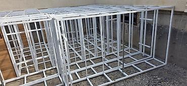Стойка ресепшн на металлическом каркасе каркасы для вешелок полки -