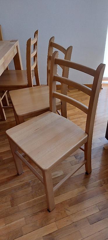 Setovi stolova i stolica: Na prodaju sto i 8 stolica od kuvane bukve. Dimenzije stola su 90 x — 13