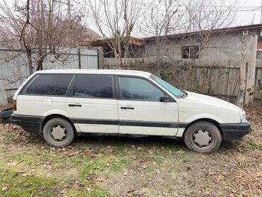 Volkswagen: Volkswagen Passat: 1988 г., 1.8 л, Механика, Бензин, Универсал