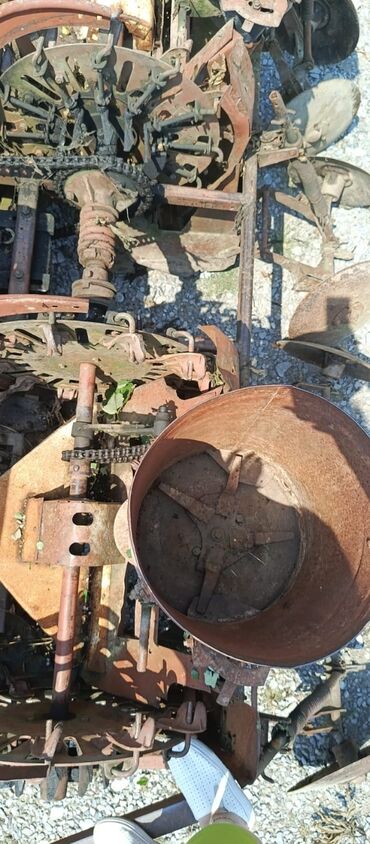 Traktorlar: Hamısı təcili satılır . Maraqlananlar zəng vasitəsilə əlaqə saxlaya — 21