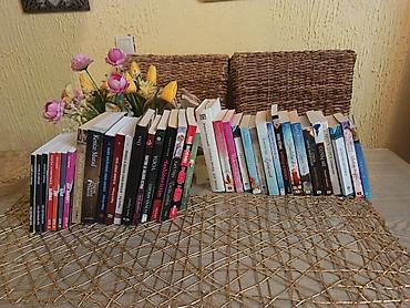 antiques: Sve knjige sa fotografije zajedno za iznos 6000rsd Može i lično — 6