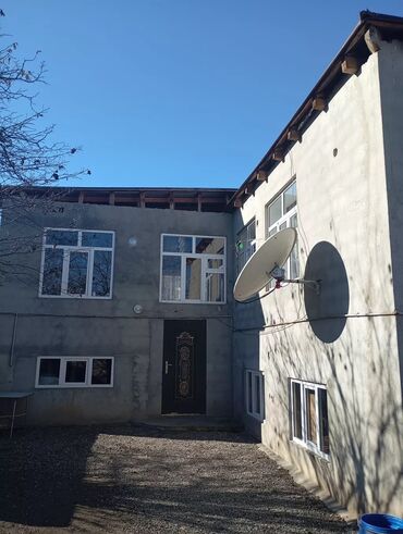 makler ev alqi satqisi: 3 otaqlı, 1 kv. m, Yeni təmirli