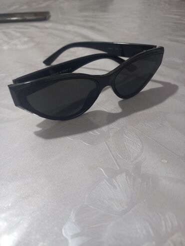 черные очки: Продаю очки, хорошего качества, покупала в Вильнюсе, черного цвета