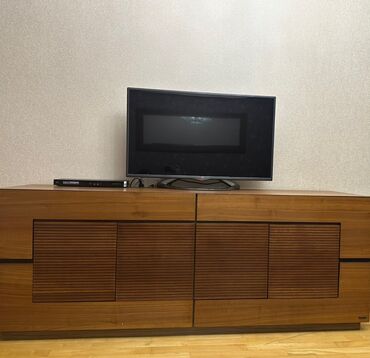 Bitkilər: Düz TV altlığı, Polkalı, Taxtalı