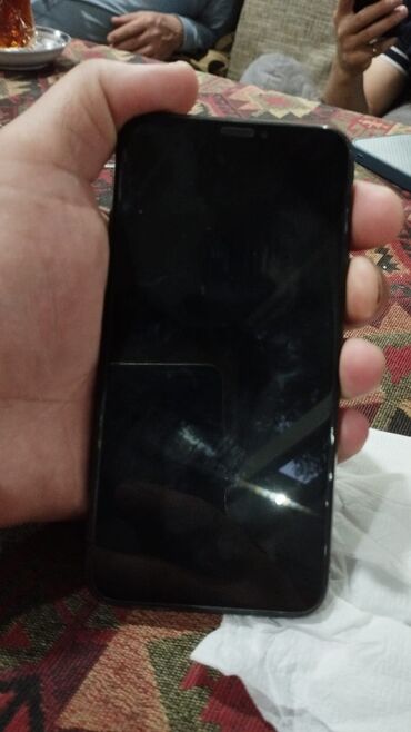 Apple iPhone: IPhone X, 64 GB, Qara