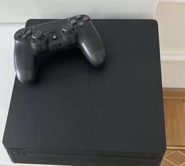 ps4 alıram: Cox az islenib,hec bir qusuru yoxdur.Oynadilmadigi ucun satilir.Yaddas