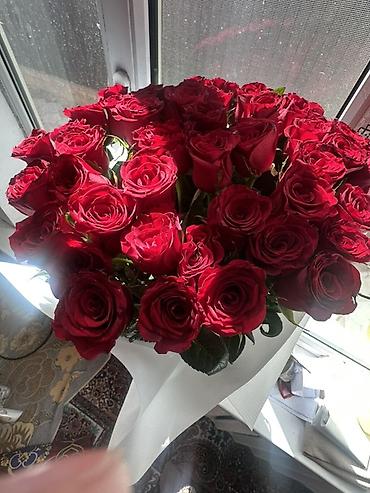 кызыл кия кыз: Букет из красных роз - Пышная шапка из классических красных роз с — 2
