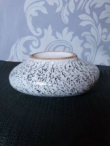 Vaze i saksije: Bоја - Bela, Novo — 10